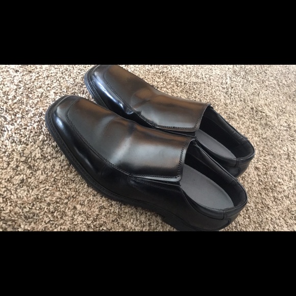 dockers slip resistant